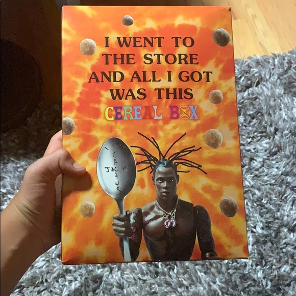 Travis Scott Reese’s puffs - Picture 2 of 4